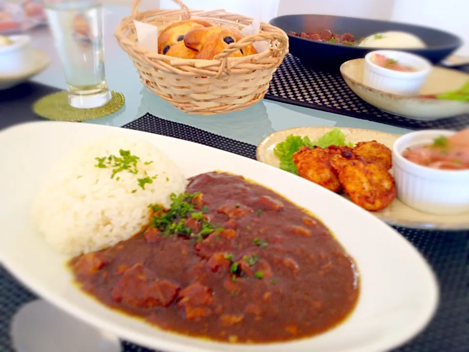 だんなさまのポークカレーで女子会( ´ ▽ ` )ﾉ💗|Sasaさん