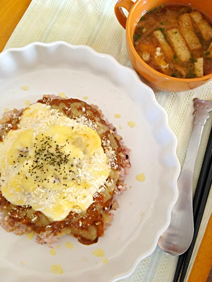 カレーハンバーグドリアと大根のお味噌汁のお昼ご飯|水野愛日(ミズノマナビ)さん