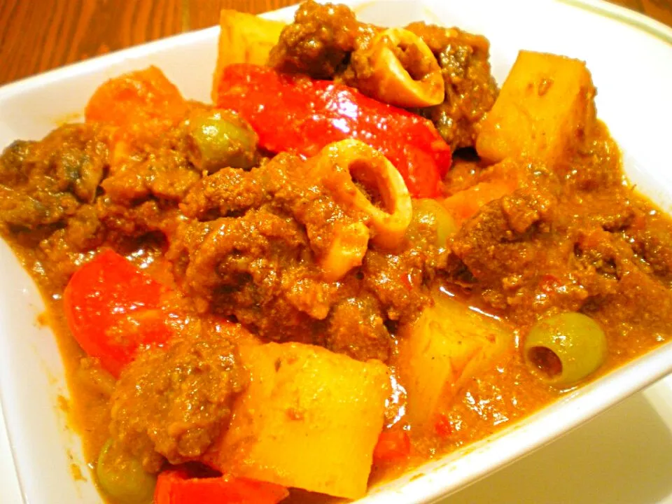 Spicy Beef Calderata (Stew)|carolyn turianoさん