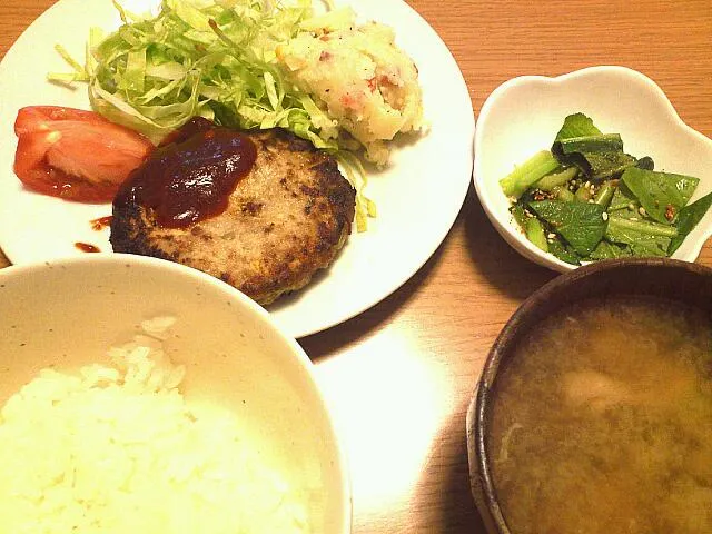 ハンバーグ  小松菜の浅漬け|北さん