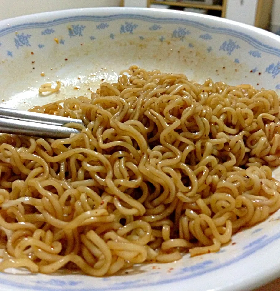 Snapdishの料理写真:instant mee goreng|hweeyhさん