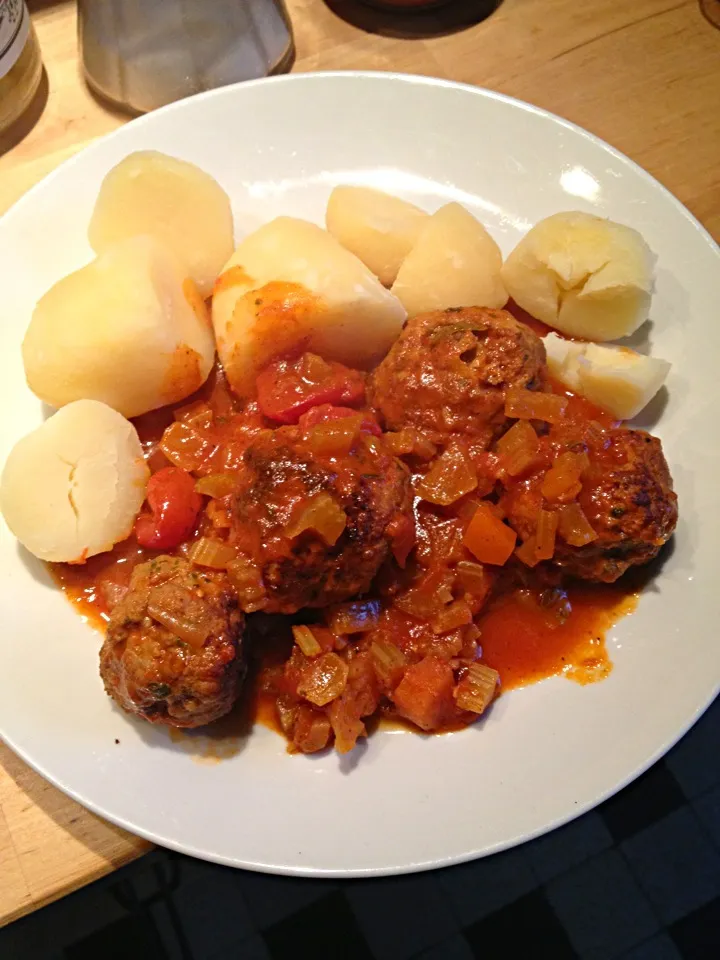 Meatballs in tomatosauce|Generaalさん