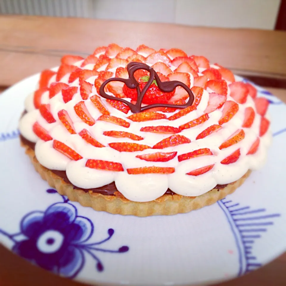 Snapdishの料理写真:Strawberry tart|ida guldhammerさん