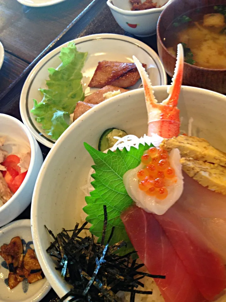 海鮮丼＆マグロ生姜焼きセット|ダンディ☆和田さん