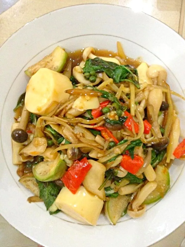เห็ดรวมผัดฉ่าเต้าหู้ไข่|Kajinuchさん