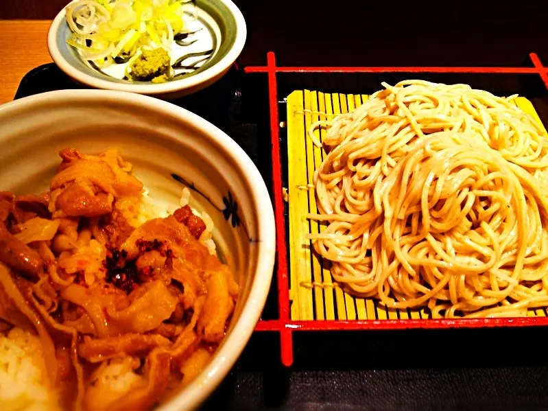 肉丼、もり蕎麦🍵|SANJI🍻🍴😍さん