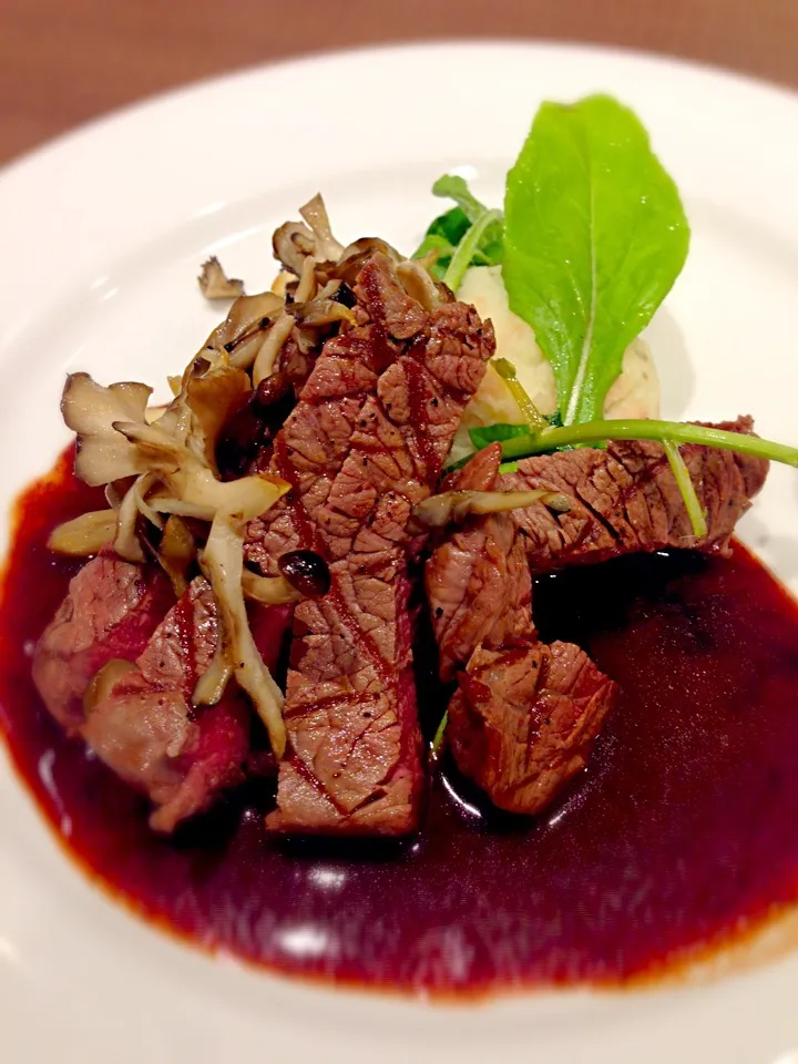 Fillet Steak w/red wine sauce🍷ﾌｨﾚｽﾃｰｷ 赤ﾜｲﾝｿｰｽ|🌈Ami🍻さん