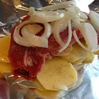 Packed Pork Neck with Potatoes and Onion in thin foil|ozzy sparaさん