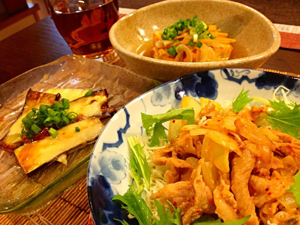 Snapdishの料理写真:豚キムチ、茄子の味噌チーズ焼き、揚げ出し豆腐の野菜あんかけ|masakoさん