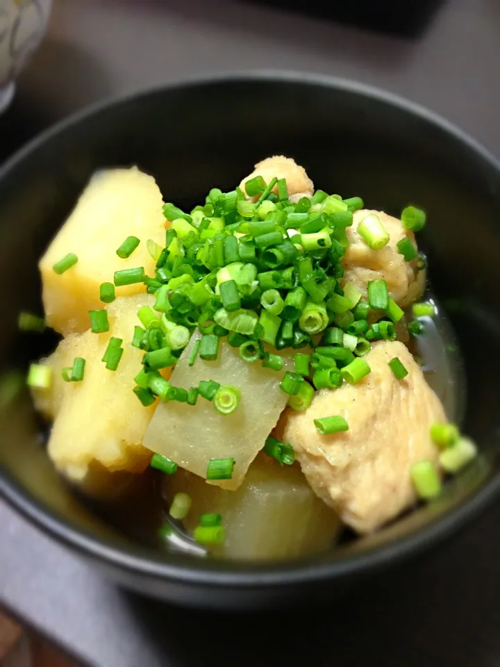 鶏とじゃがいも大根の煮物|さやかさん