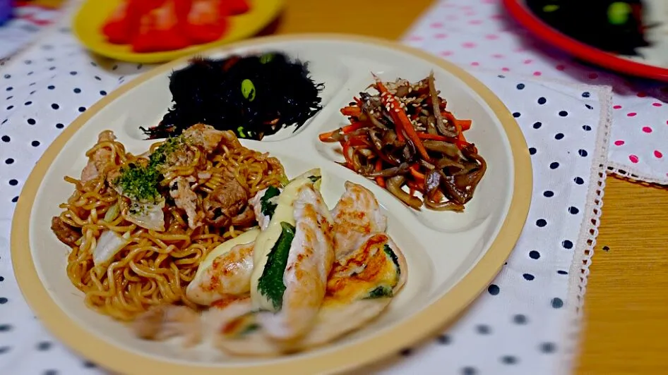 焼きそば チーズ挟みササミ ひじき きんぴら|CHIEさん