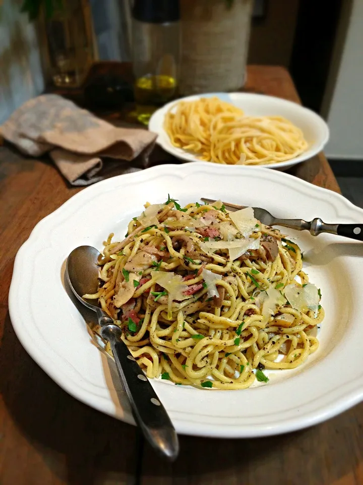 Homemade pasta with bacon,mushroom and truffle/ベーコン、キノコとトリュフの手作りパスタ|rick chanさん