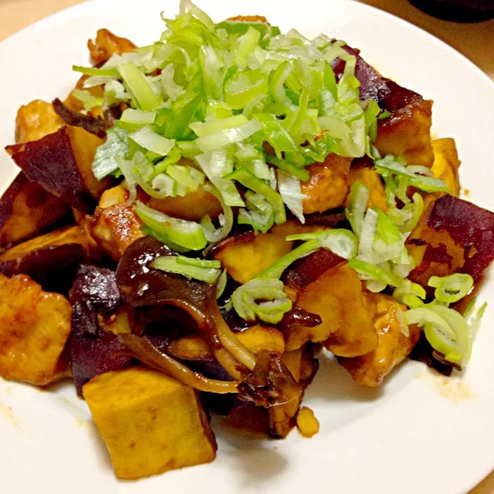 鶏肉とさつまいもの甘辛炒め|あぼちさん