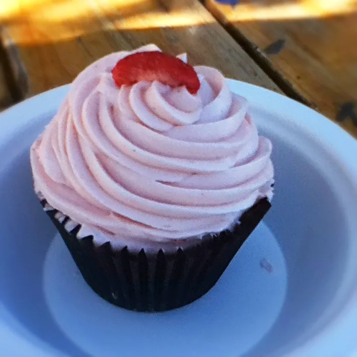 Strawberry cupcake (gluten free)|Sai linさん