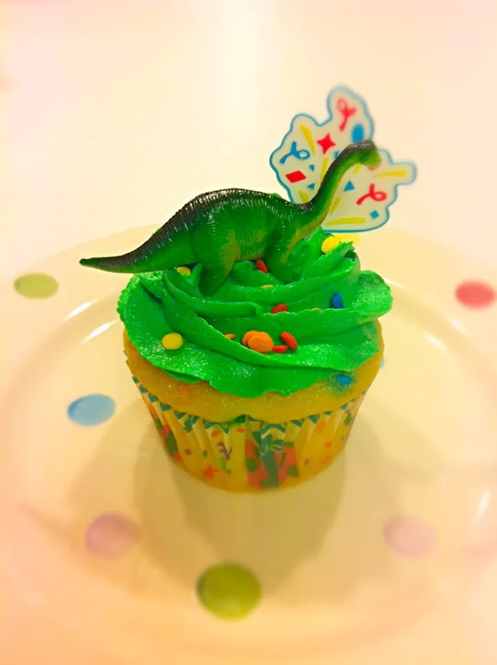 Dinosaur Cup Cake 恐竜カップケーキ|Kaori Allenさん