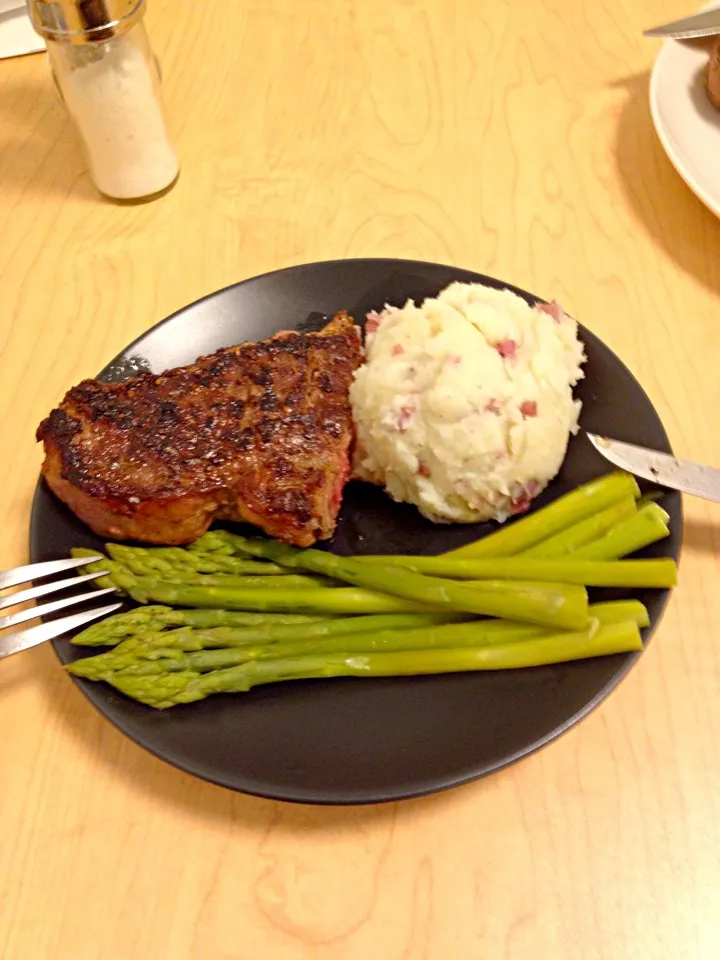 Steak, Mashed potatoes, asparagus|Kathelopeさん