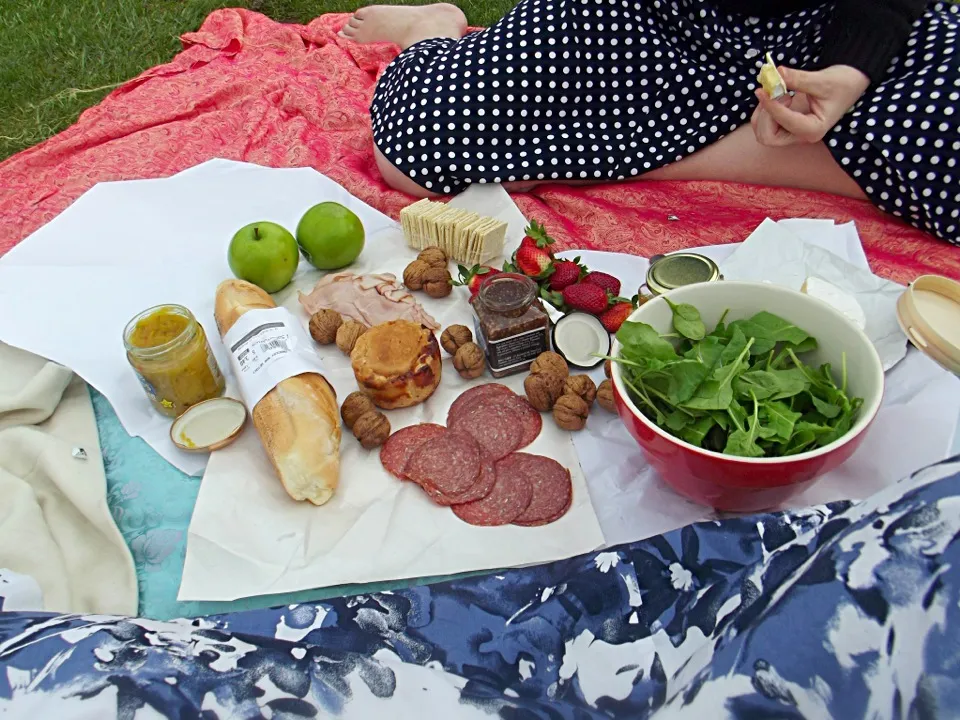 Picnic spread|kipper's kitchenさん