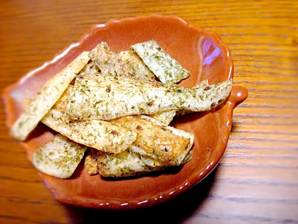 トミーさんのシャカフリ！長芋の皮素揚げ、カレー塩を海苔塩アレンジ|みーさん