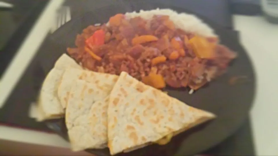 Snapdishの料理写真:Turkey chilli and quesdillas|staceさん