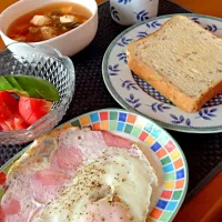 Snapdishの料理写真:ハムエッグ朝ごはん🍳|eriさん