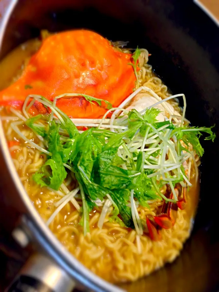 Snapdishの料理写真:カニラーメン🍜|おかっぴーさん