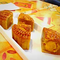 Snapdishの料理写真:Moon cake|yuyu19さん