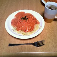 Snapdishの料理写真:エビの濃厚トマトクリームソースのパスタ|なりみさん