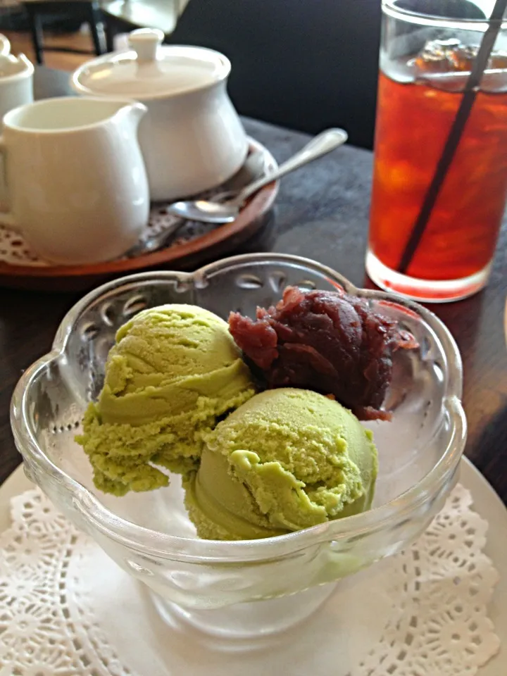 Green tea ice cream with sweet red bean|miyummyさん