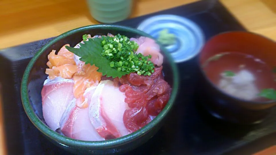 日替わり三色丼|ねぎしさん