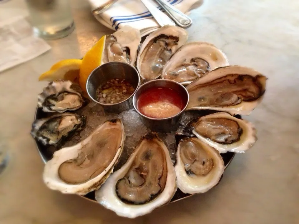 Fresh Oysters- Moon Shoal (Barnstable, MA), Pemaquid (Damariscotta, ME), Beausoleil (Shippagan, NB), Browne's Point (Damariscotta, ME), Kumamoto (Willapa Bay, W|Ryan Kimさん