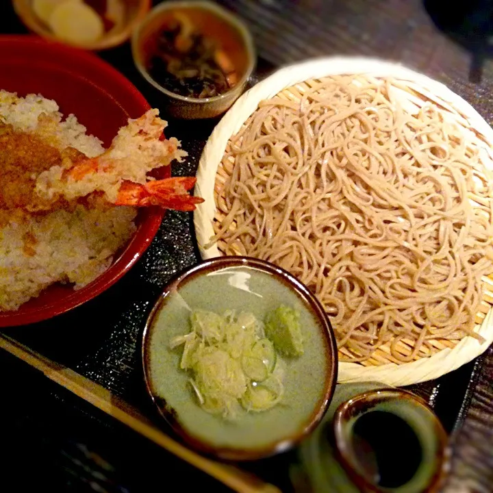 今日のランチはスタッフおすすめの蕎麦屋へ。美味しかったし感じよかった^ ^|奈々恵さん