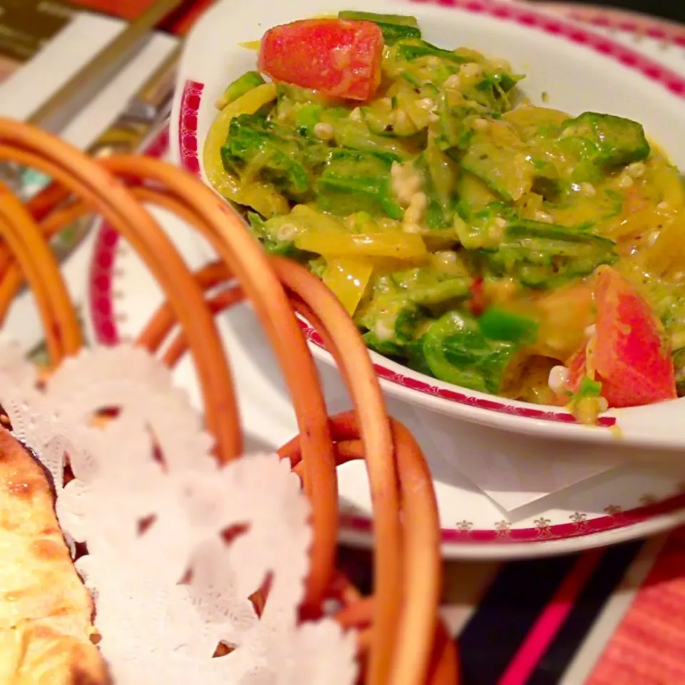 オクラとトマトのカレー|ドヒ キヨシさん