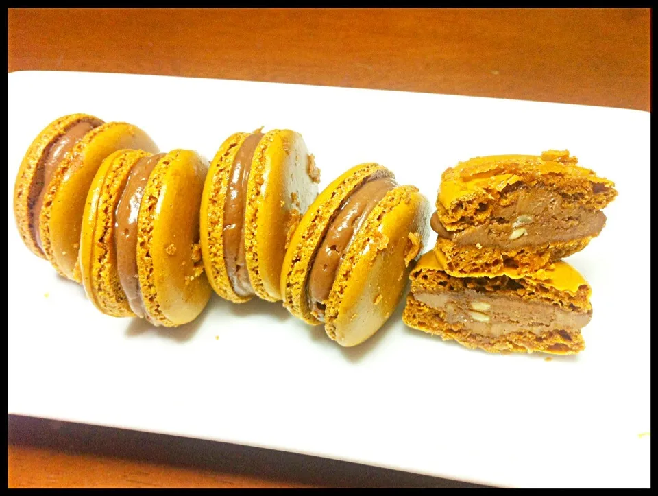 Milk Chocolate and Hazelnut Macaron|Nick Ekasinghさん