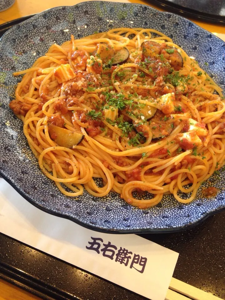 モッツァレラとなすのミートソーススパゲティ|でぶりん☻さん