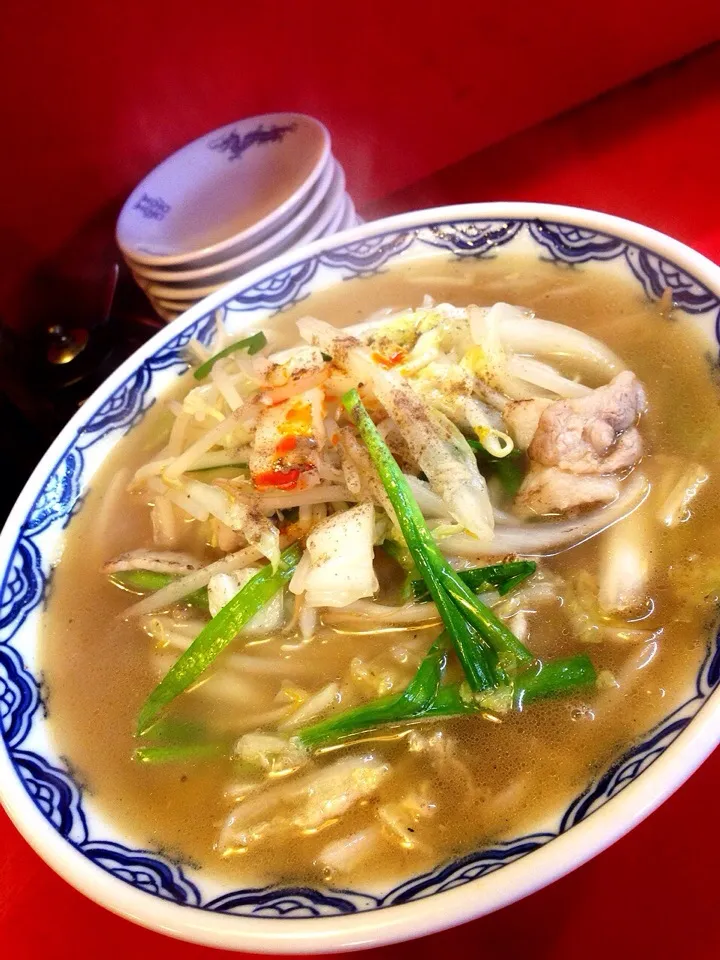 二日酔いからの〜湯麺🍜|中さんさん