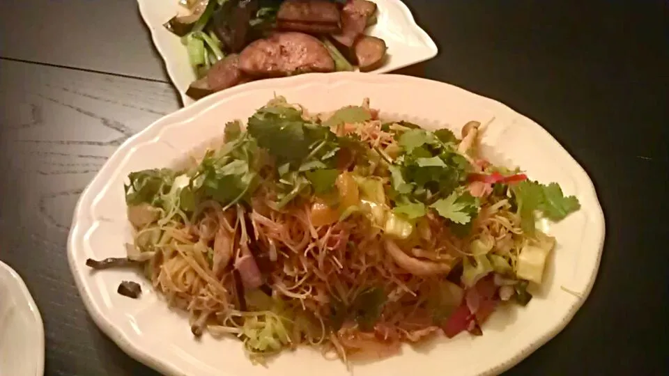 Snapdishの料理写真:Pork and vege stired fried vermicelli|Kaorinさん