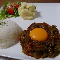 ☆ドライカレー
☆ポテトサラダ
☆水菜とトマトのサラダ

簡単で美味しい(❀´∀`❀)
最高です♪|Keiko Ishiiさん