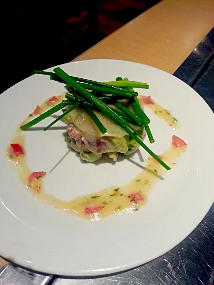 千房  新横浜
マグロとアボカドのタルタル|じょうさん