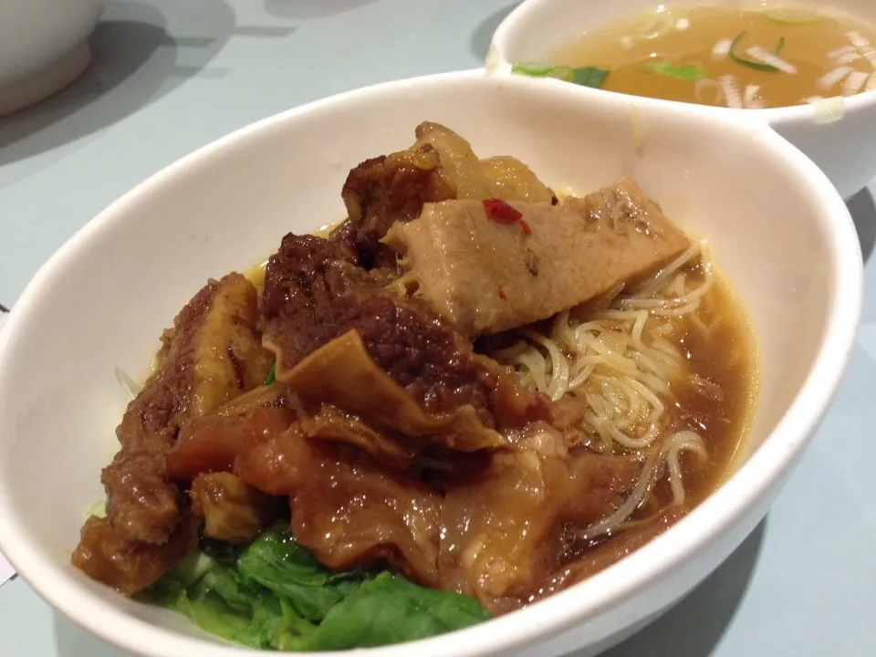 Beef brisket noodle|AmeSabさん