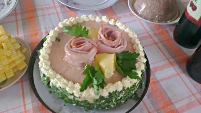 Snapdishの料理写真:A cake made of ham, cheese and other ingredients...|Kasparsさん