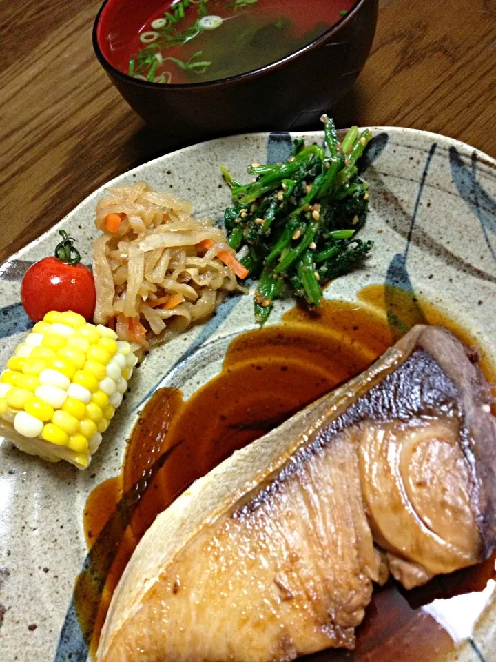 鰤の照り焼き•ほうれん草のおひたし•切り干し大根•ワカメとねぎのお吸い物|そらひめさん