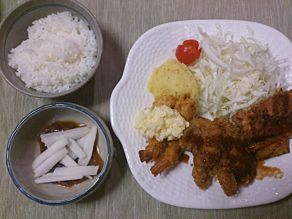 Snapdishの料理写真:今日の晩ごはんはサンデーなのにフライデー|cookingパパ五郎さん