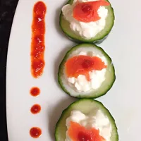 Cucumber smoked salmon bites|lindsayさん