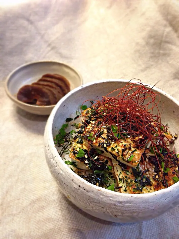 豆腐ステーキ丼withニンニク海苔バーター|rick chanさん