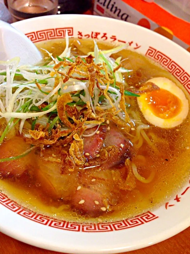 Ramen with soy sauce based soup🍜醤油ラーメン|🌈Ami🍻さん