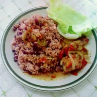 Snapdishの料理写真:Belizean Rice&beans with stewed chicken and lettuce.|oziomaさん