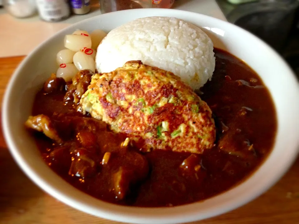 牛すじカレー トッピングに、えだまめ豆腐バーグ|NGさん