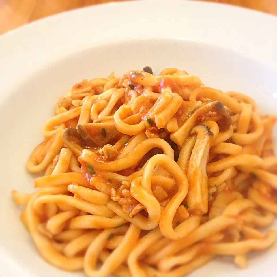 Snapdishの料理写真:豚バラ肉とエリンギのトマトソースの生パスタ(ピーチ麺)|chobicmさん