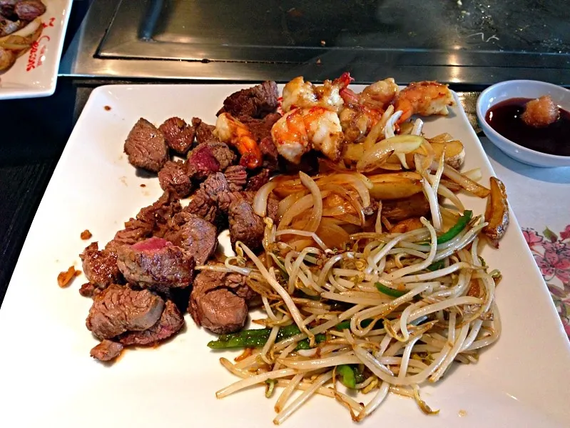 Snapdishの料理写真:Fillet Steak and Fried Shrimp|chan mitsuさん