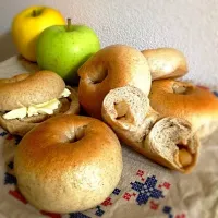 Apple cinnamon bagel